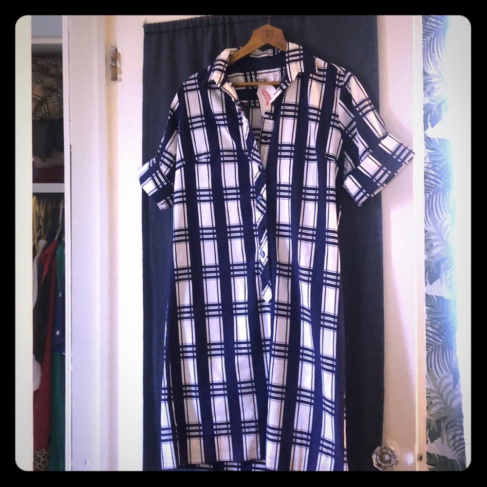 Vintage 1970s Blue and White Shirtdress Size M